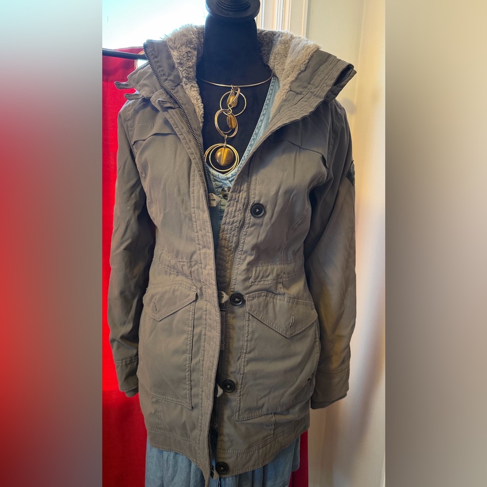 Hollister heritage collection faux- fur lined Parka Discontinued size S